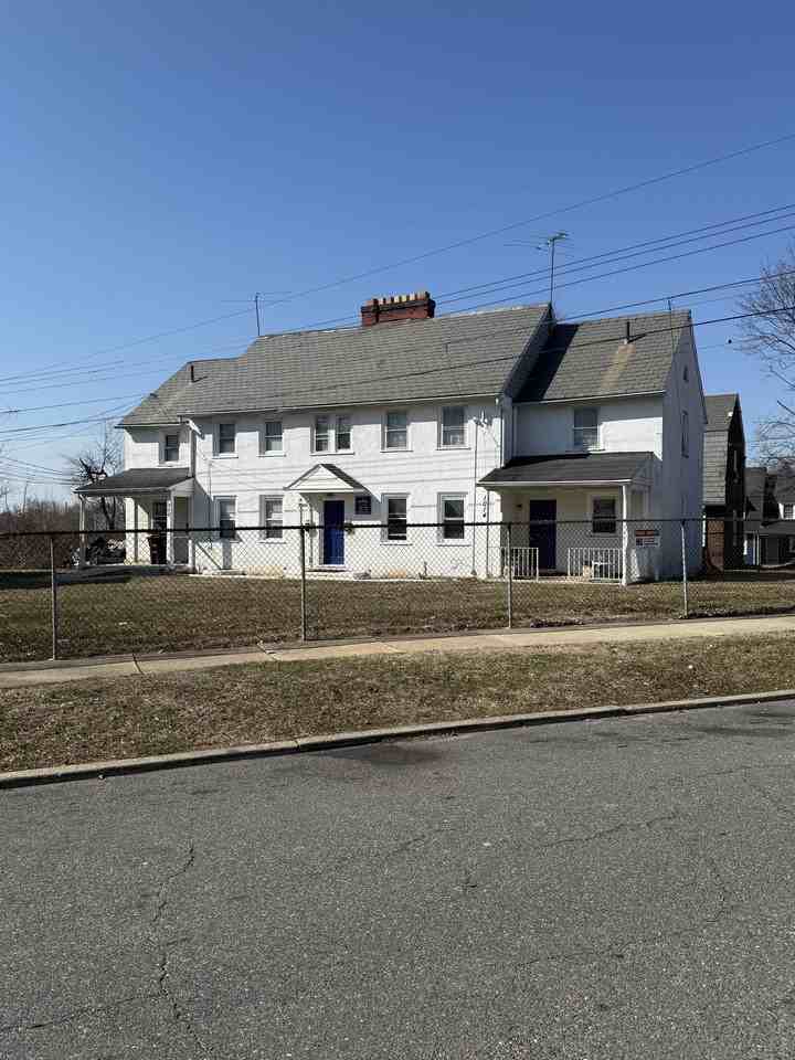 1012 Keystone Road - Photo 2 of 10