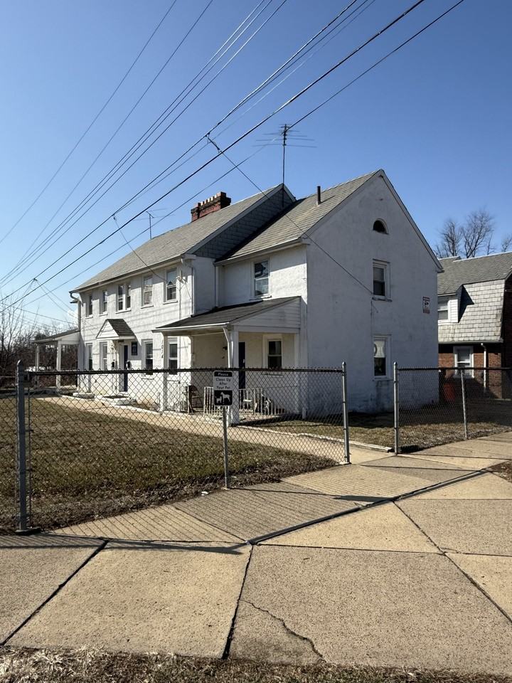 1012 Keystone Road - Photo 3 of 10