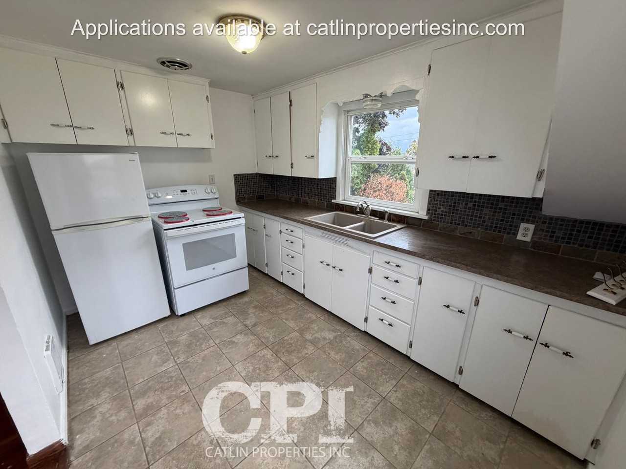 405 405 N 6th Avenue-Single - Family - Photo 5 of 8