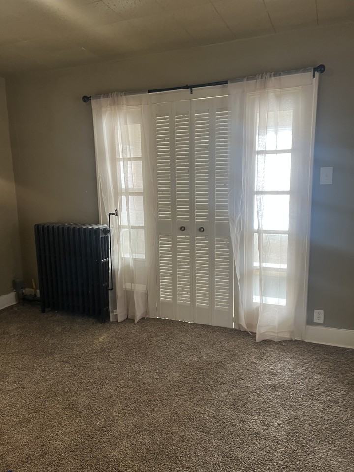 919 Southwest Tyler Street - Photo 3 of 10