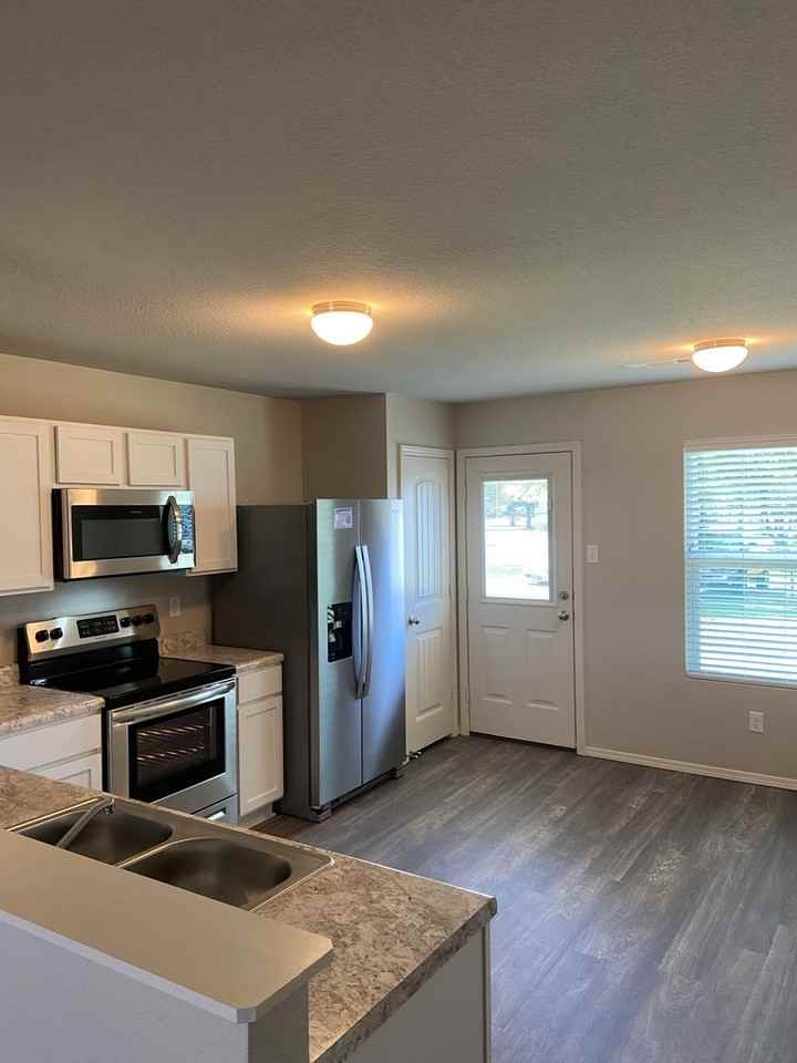 1735 Raden St - Photo 6 of 20