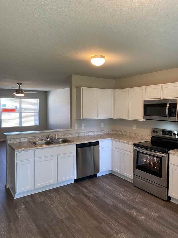 1735 Raden St - Photo 7 of 20