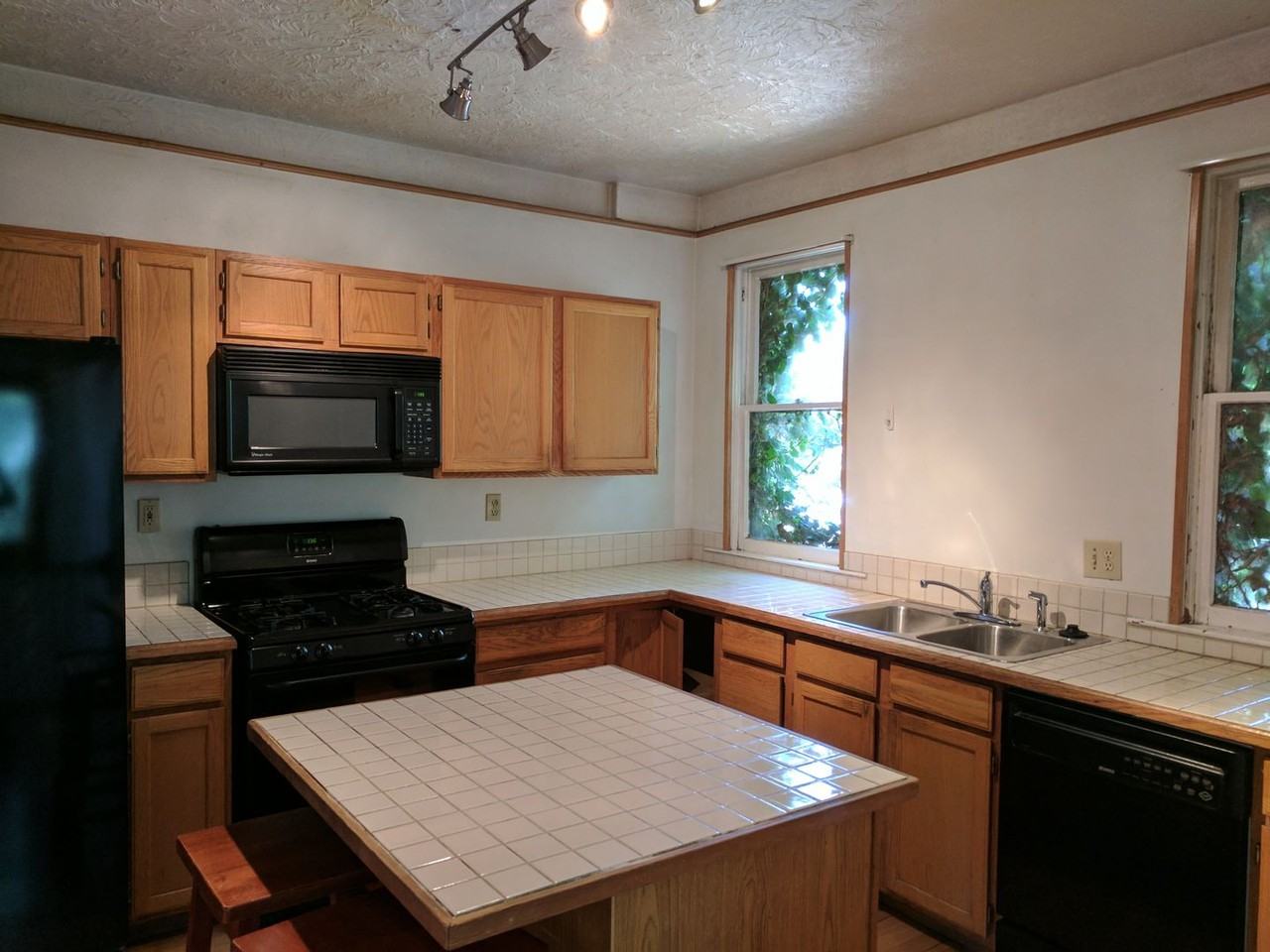 3450 N Clay St - Photo 6 of 18