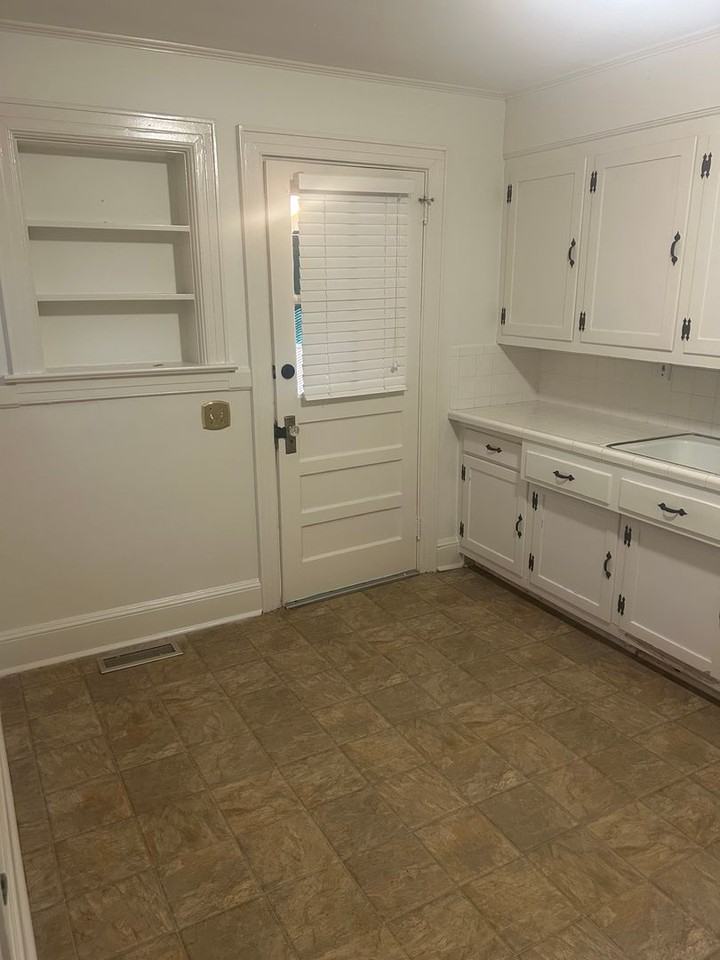 9 East Mountainview Avenue - Photo 3 of 20