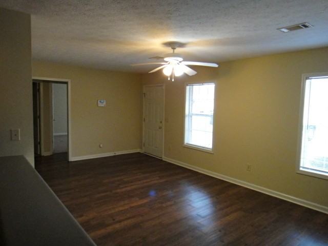 2013 Longview Court - Photo 4 of 35