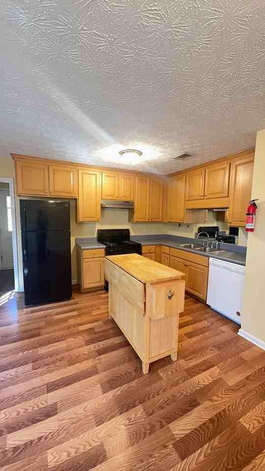 1809 Briarwood Drive - Photo 3 of 21