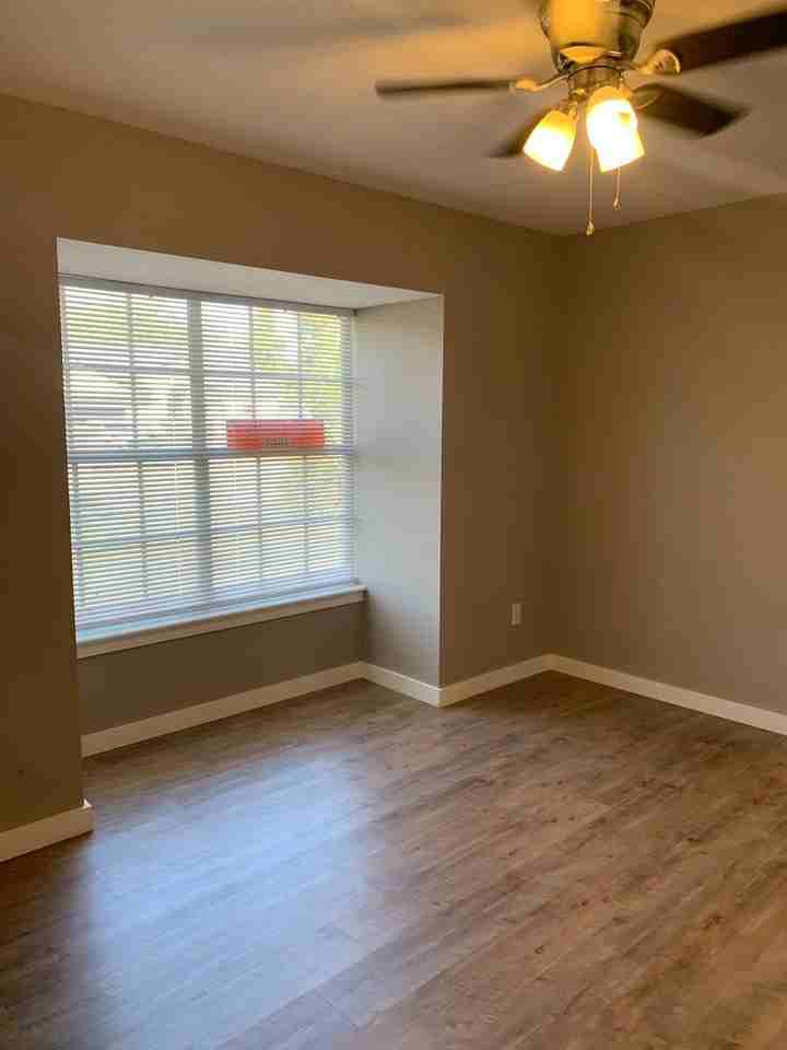 1529 Spring Ridge Cir - Photo 4 of 40