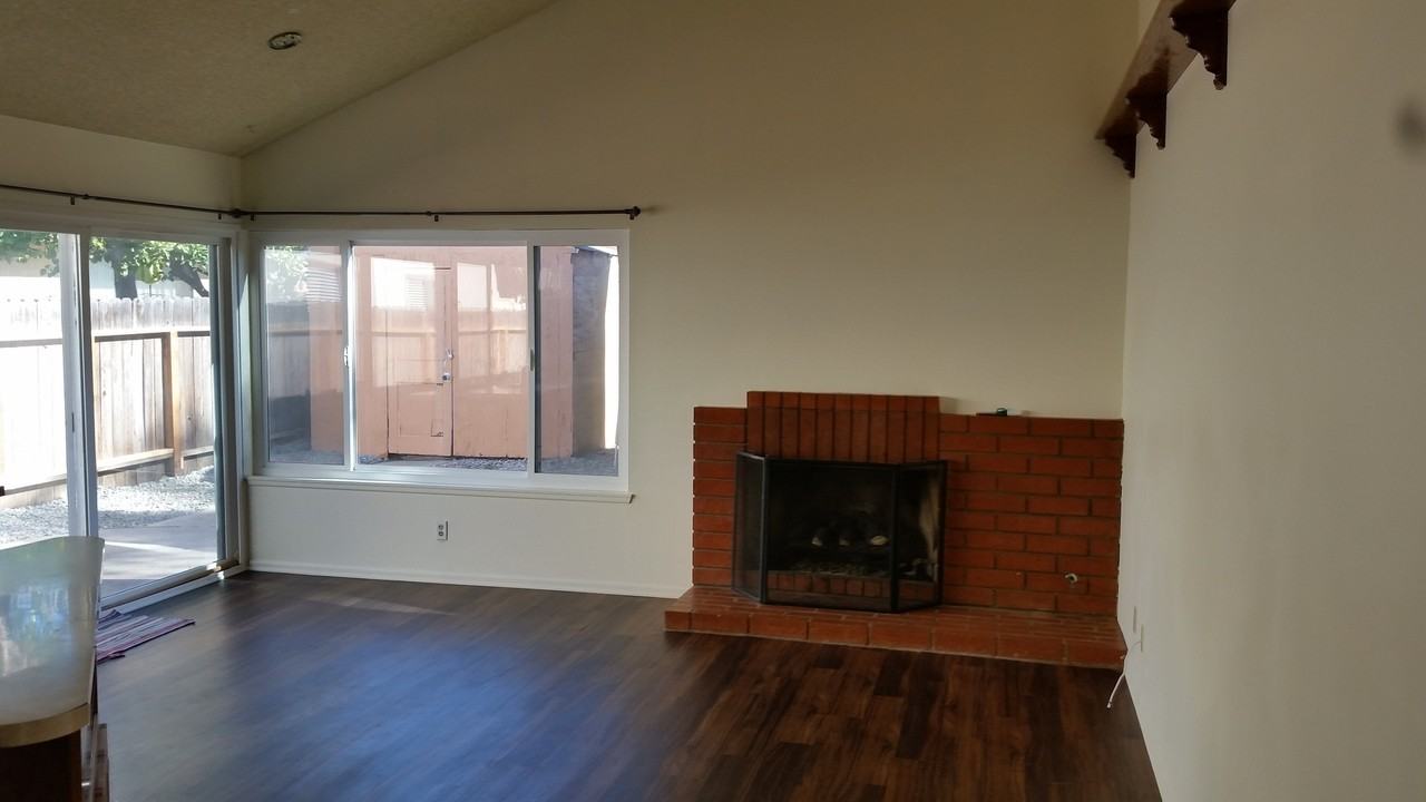 444 Blanco Ct - Photo 3 of 9