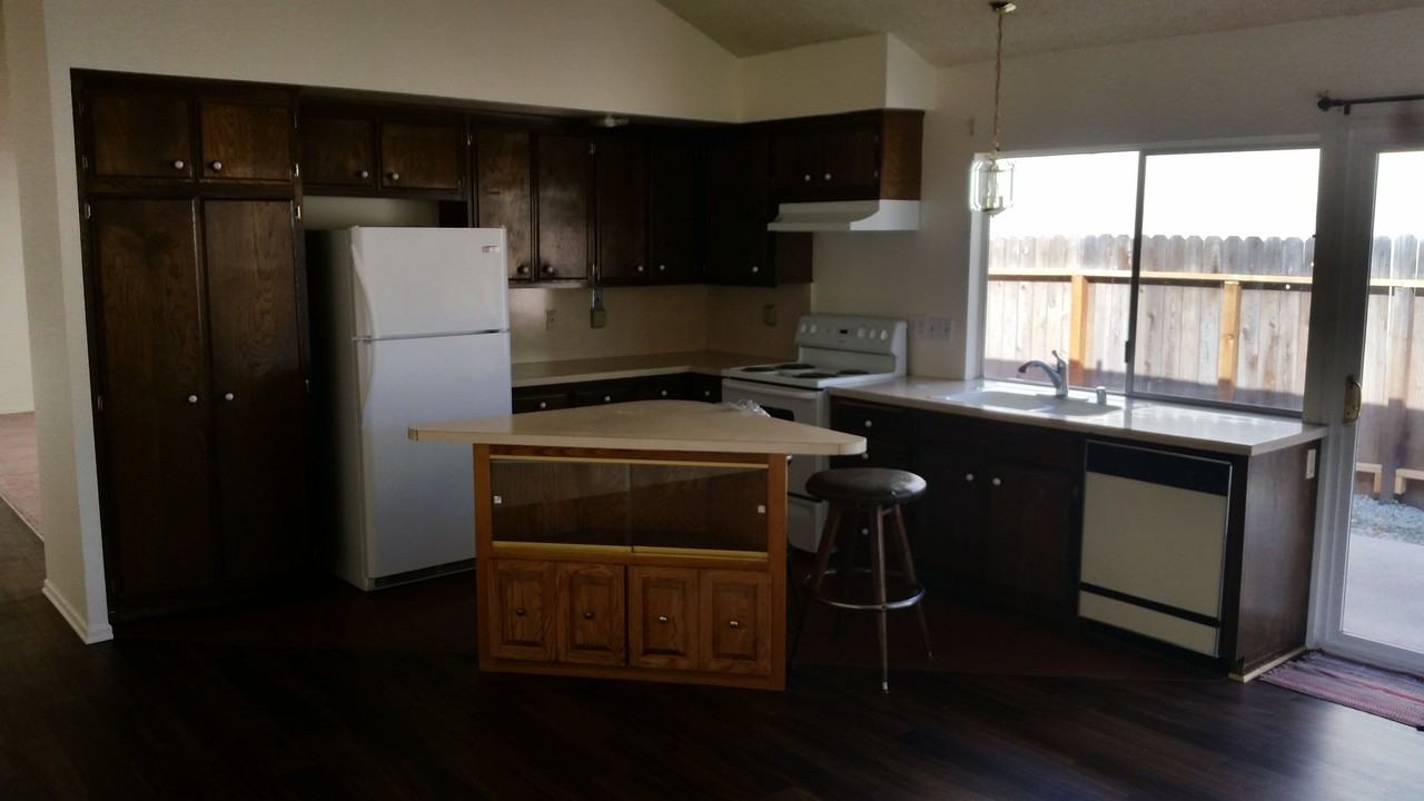 444 Blanco Ct - Photo 4 of 9