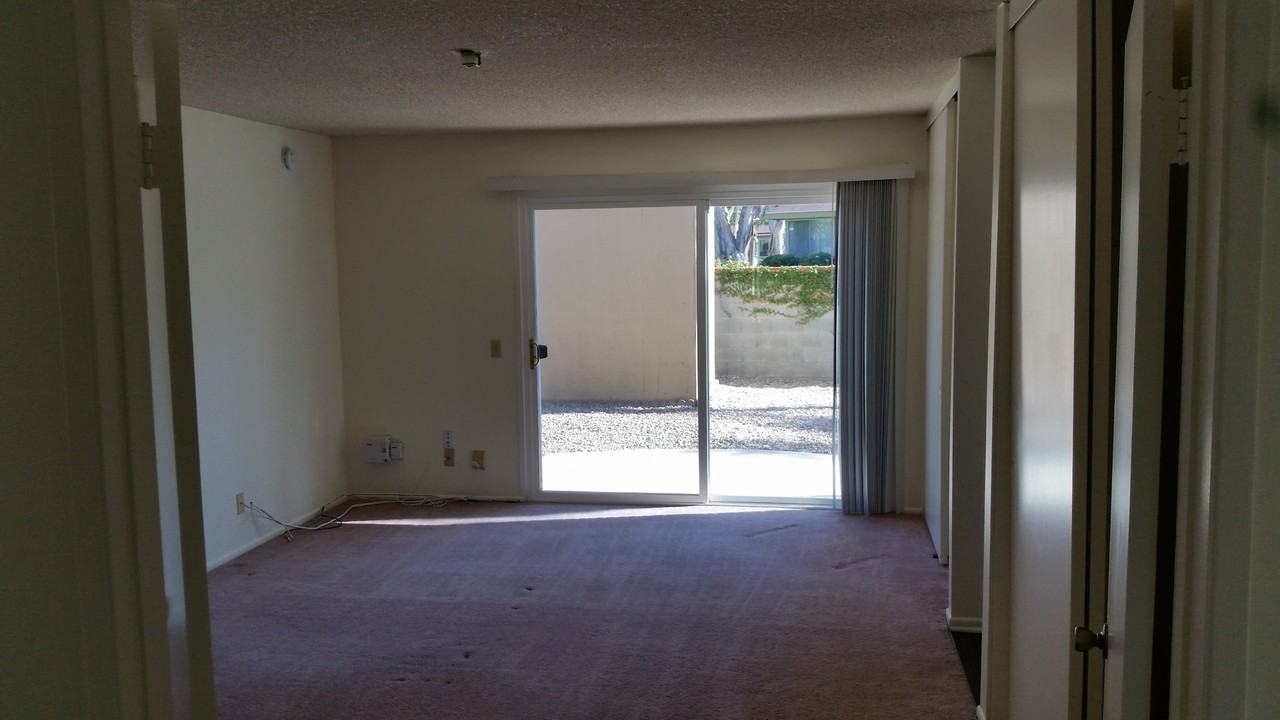444 Blanco Ct - Photo 6 of 9