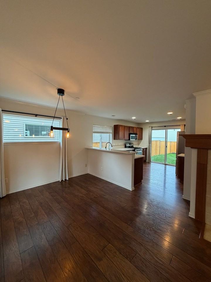 1277 Hudson Street - Photo 2 of 20