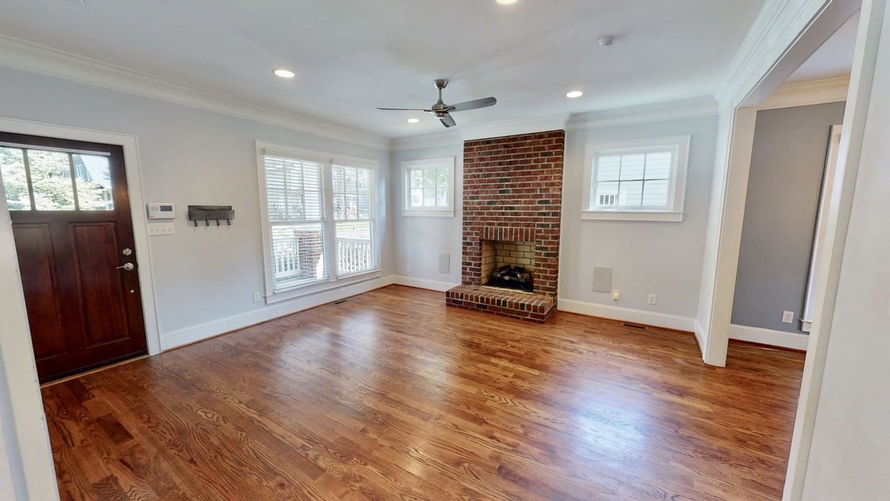 2213 Roslyn Avenue - Photo 3 of 32