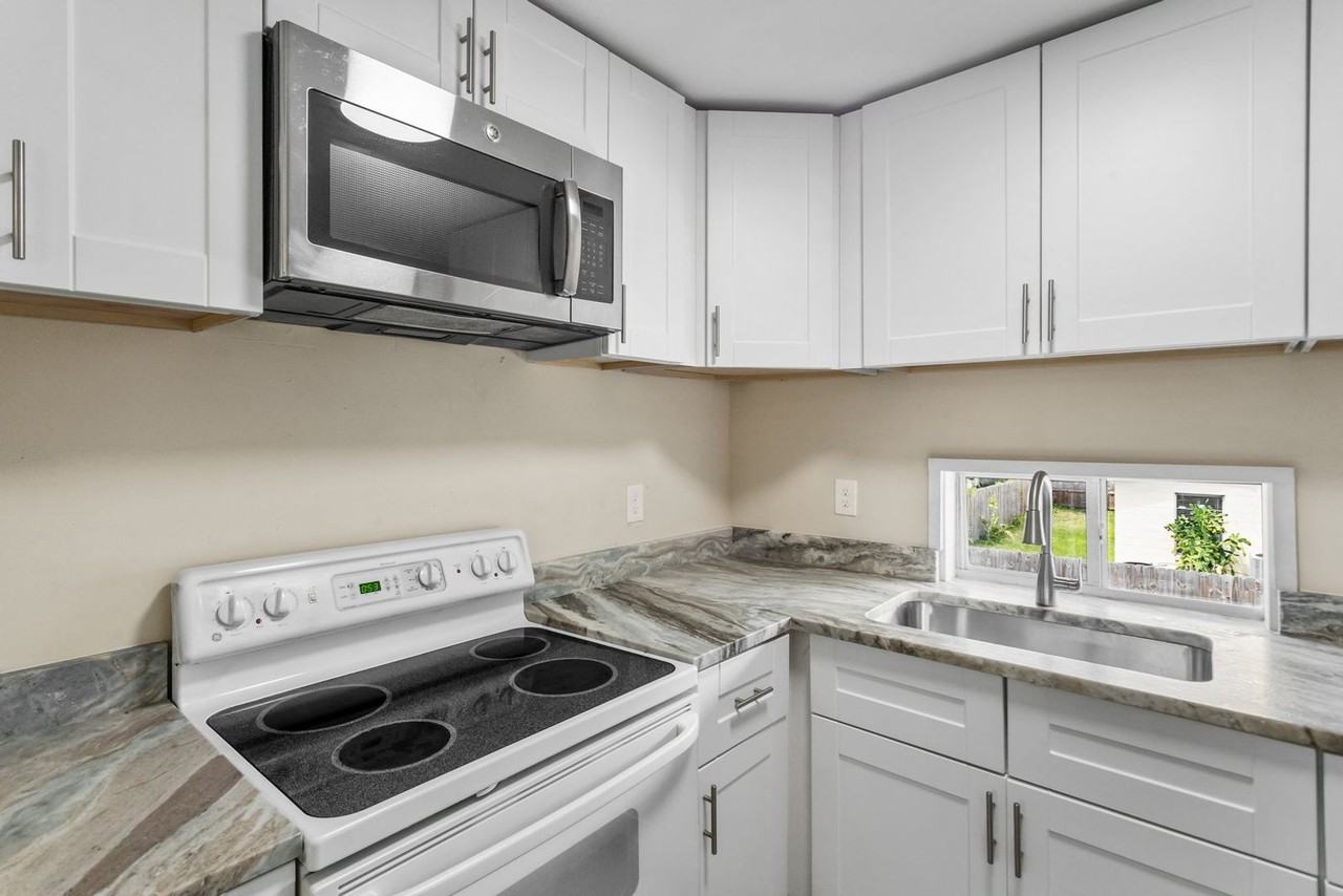 3487 16th Ave S - Photo 7 of 34