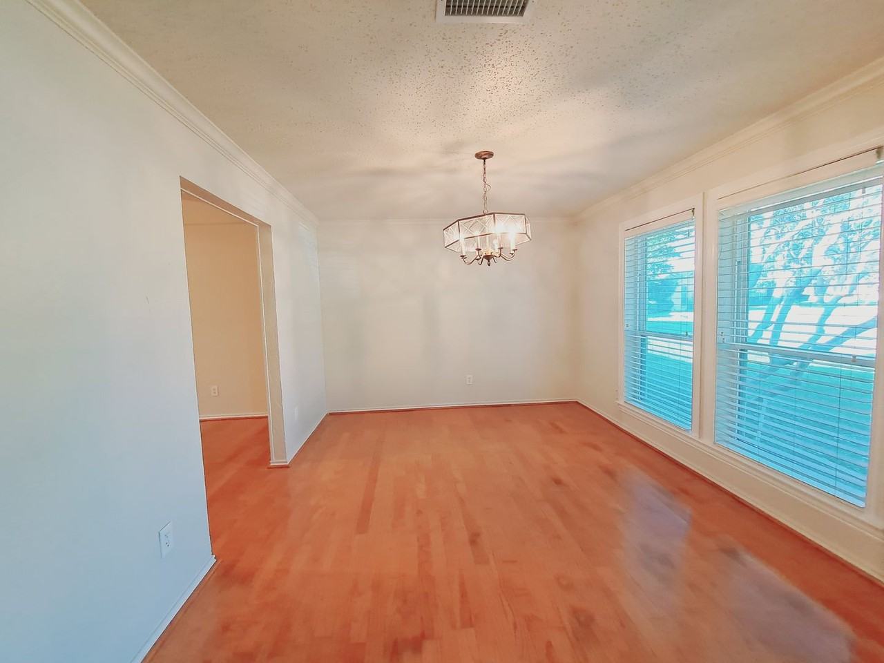 1005 Harness Lane - Photo 3 of 26