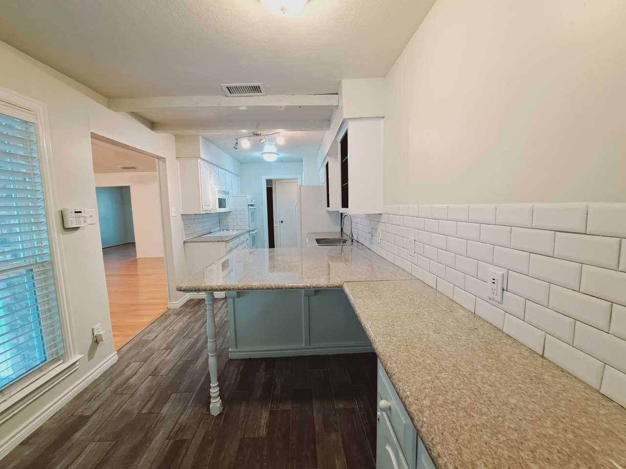 1005 Harness Lane - Photo 7 of 26