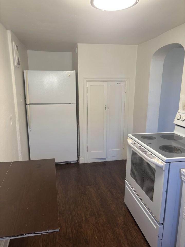 146 8th Street - Photo 4 of 9