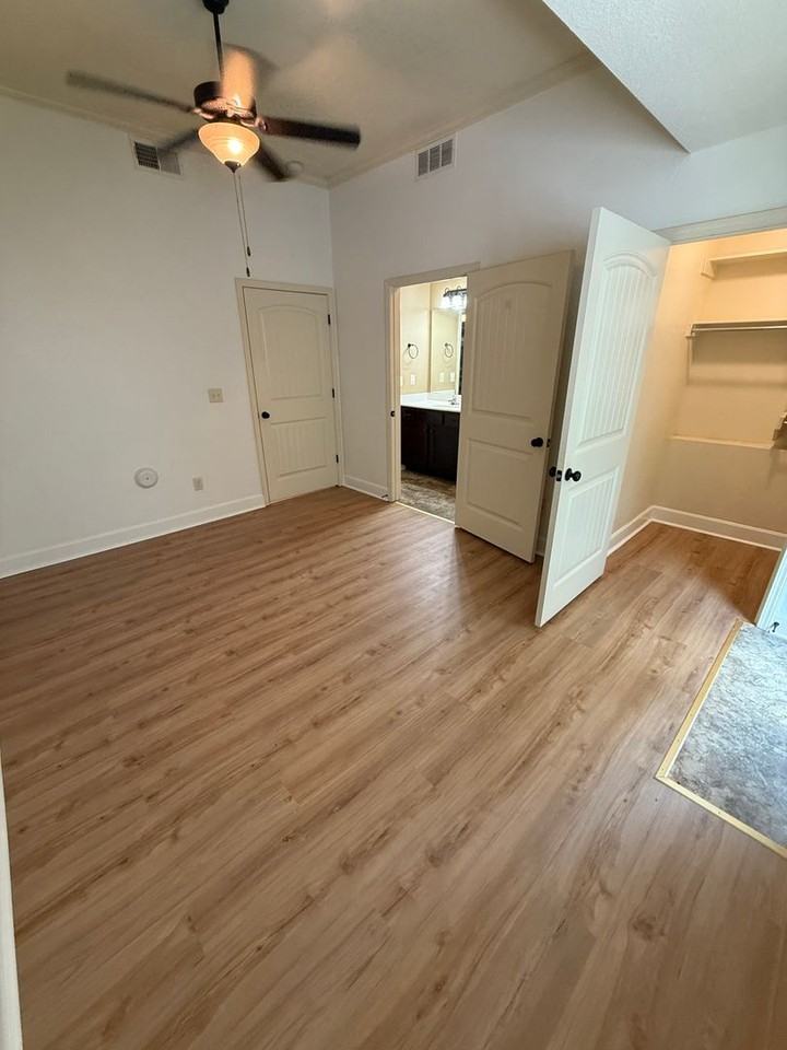 4311 Ne 83rd St - Photo 6 of 10