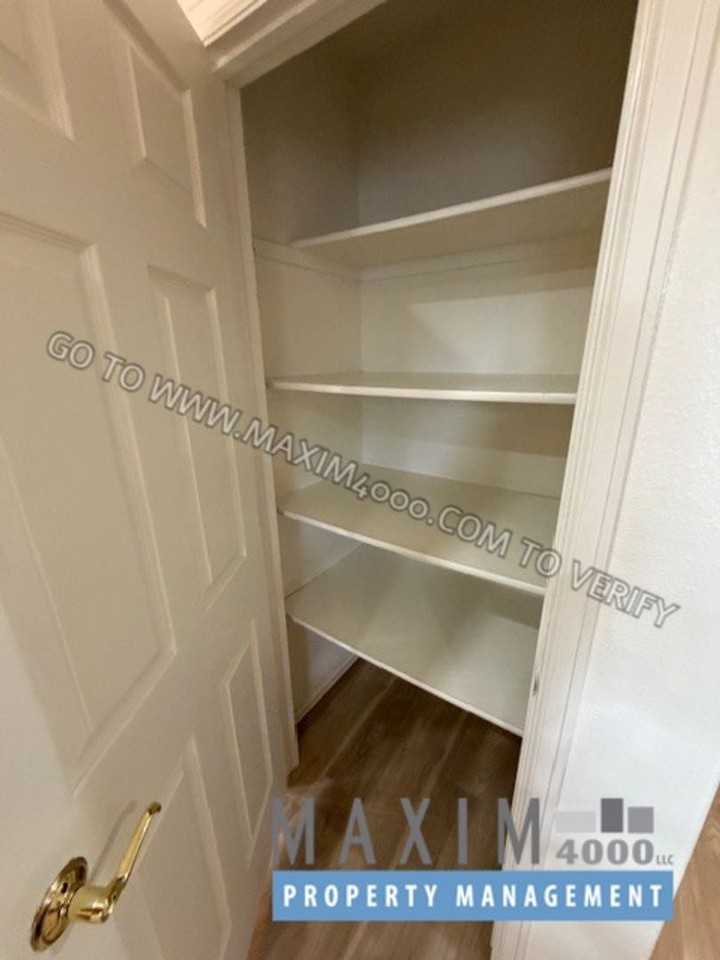 210 West Sunset Drive - Photo 7 of 20