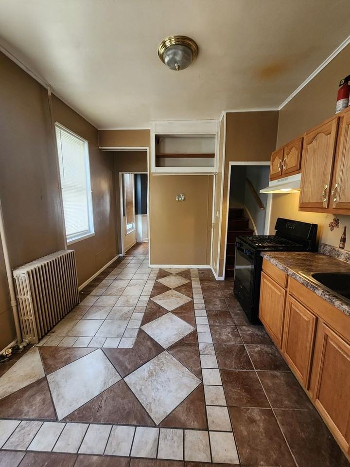 1516 Perkiomen Avenue - Photo 2 of 8