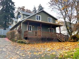 featured image of 921 Eugene Street