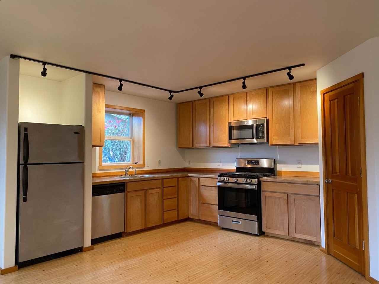 921 Eugene Street - Photo 5 of 15