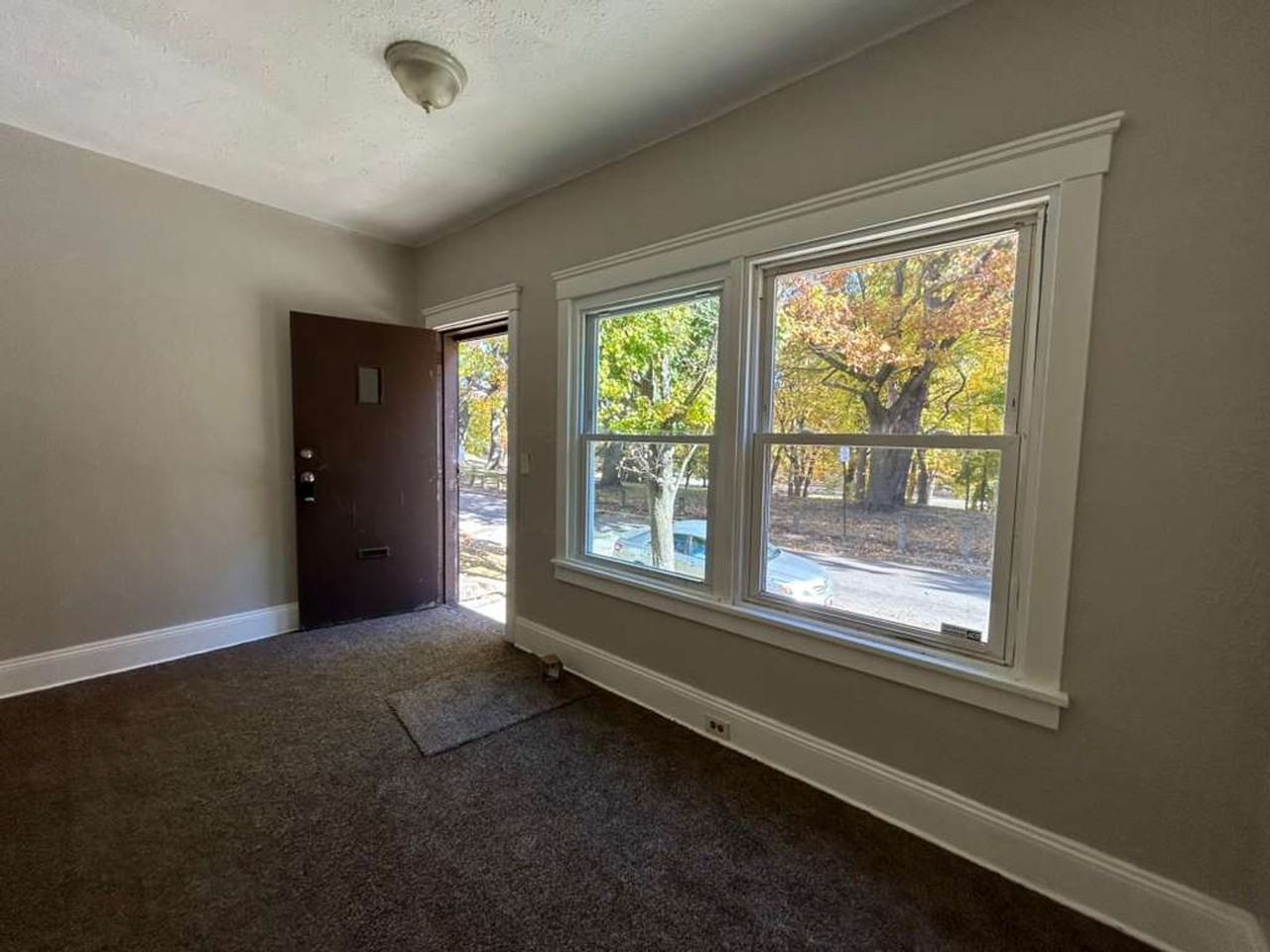 896 Wheelock Rd - Photo 2 of 21