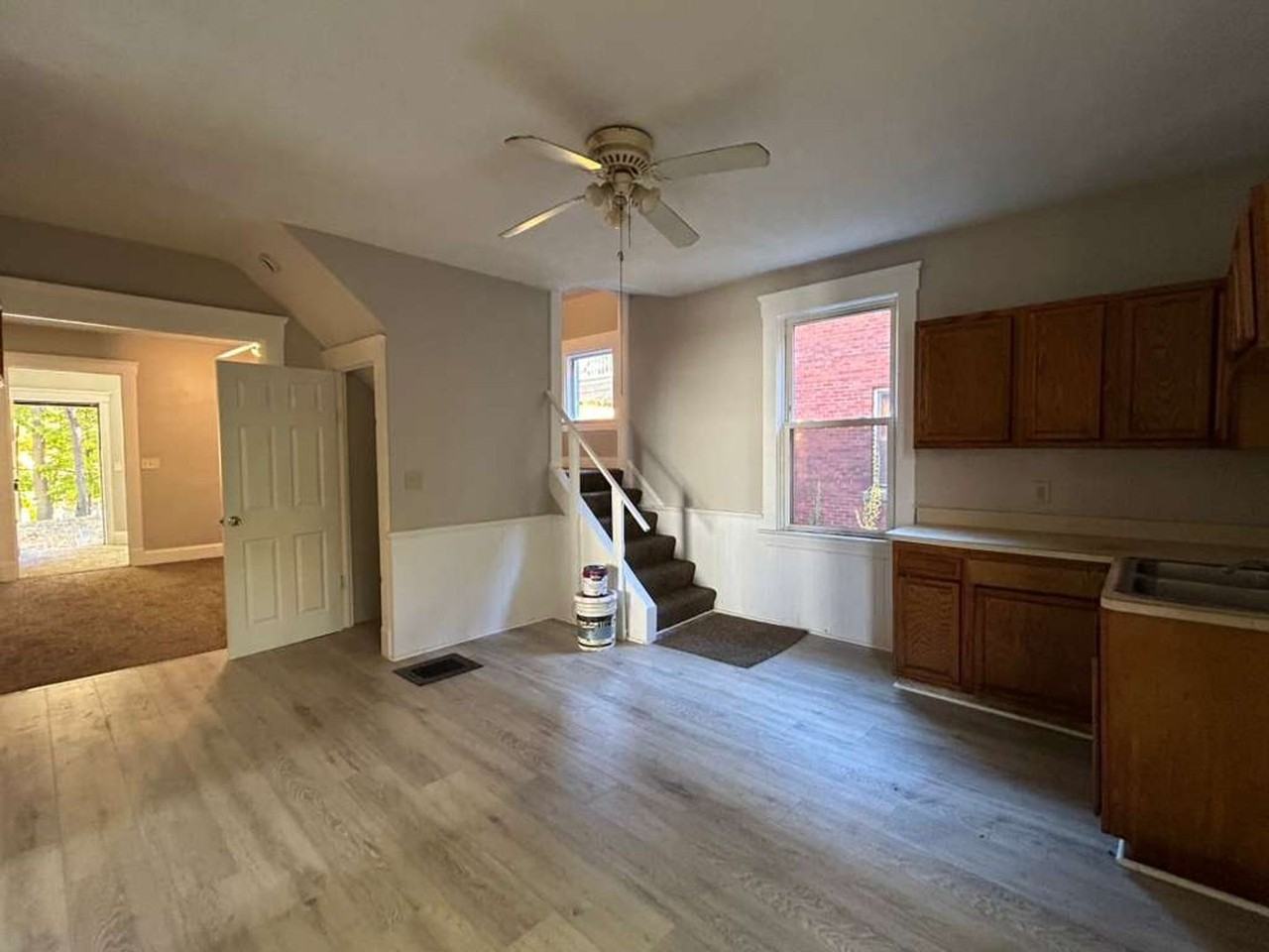 896 Wheelock Rd - Photo 4 of 21