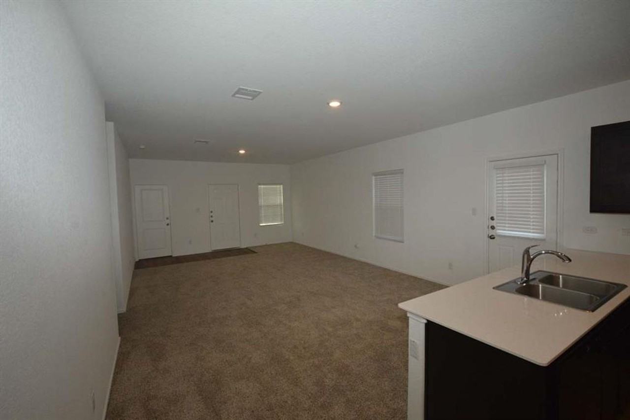 1106 Minnow Ln - Photo 5 of 18