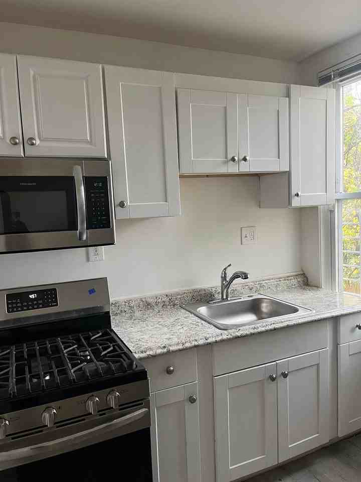 1918 Penrose Ave - Photo 7 of 18