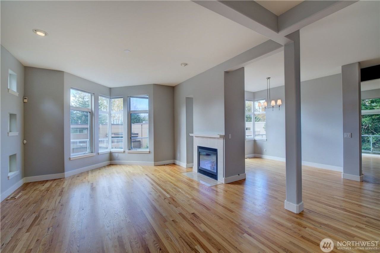 9425 110th Pl Ne - Photo 3 of 16