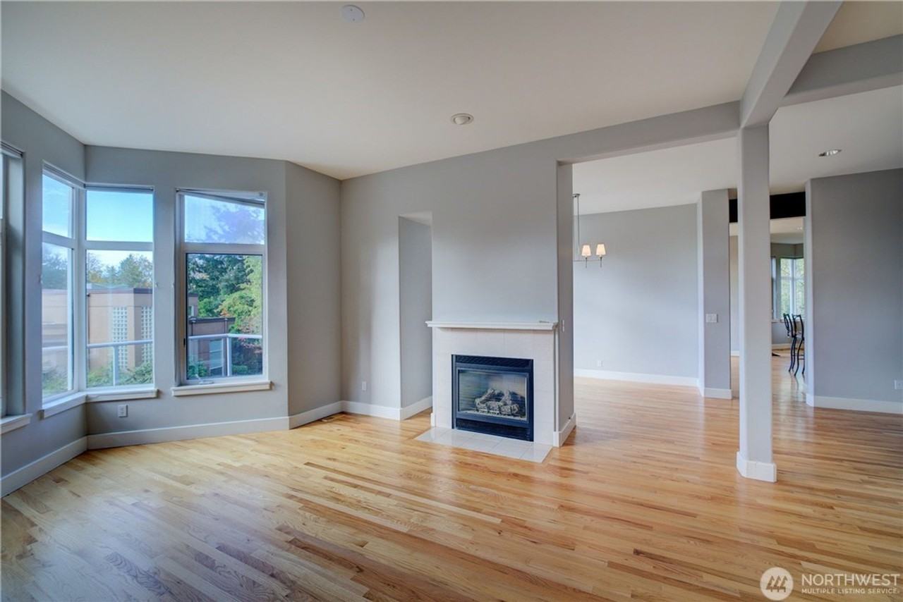 9425 110th Pl Ne - Photo 4 of 16