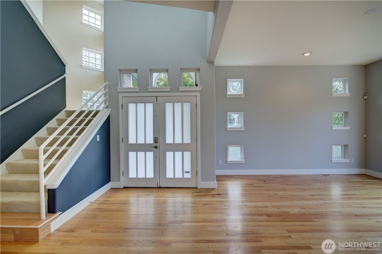 9425 110th Pl Ne - Photo 5 of 16
