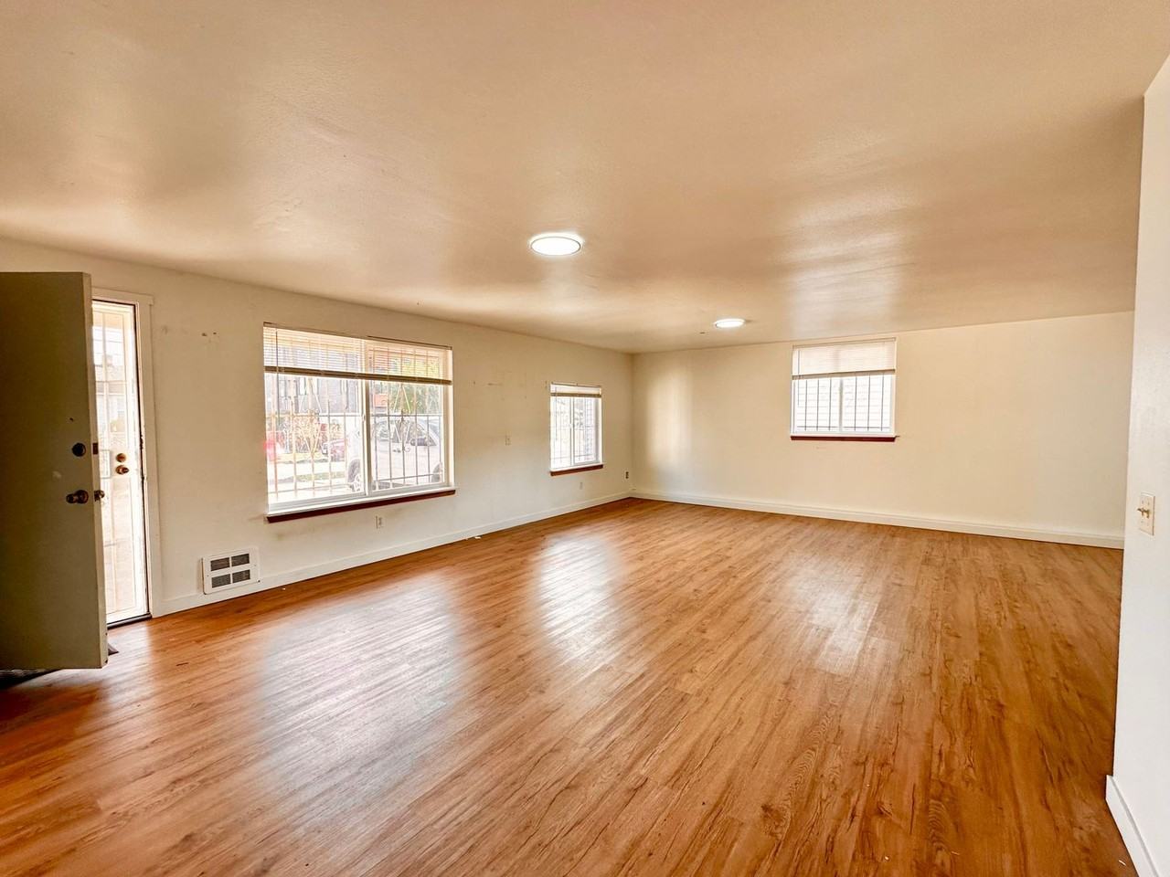 7115 44th Ave S - Photo 7 of 18