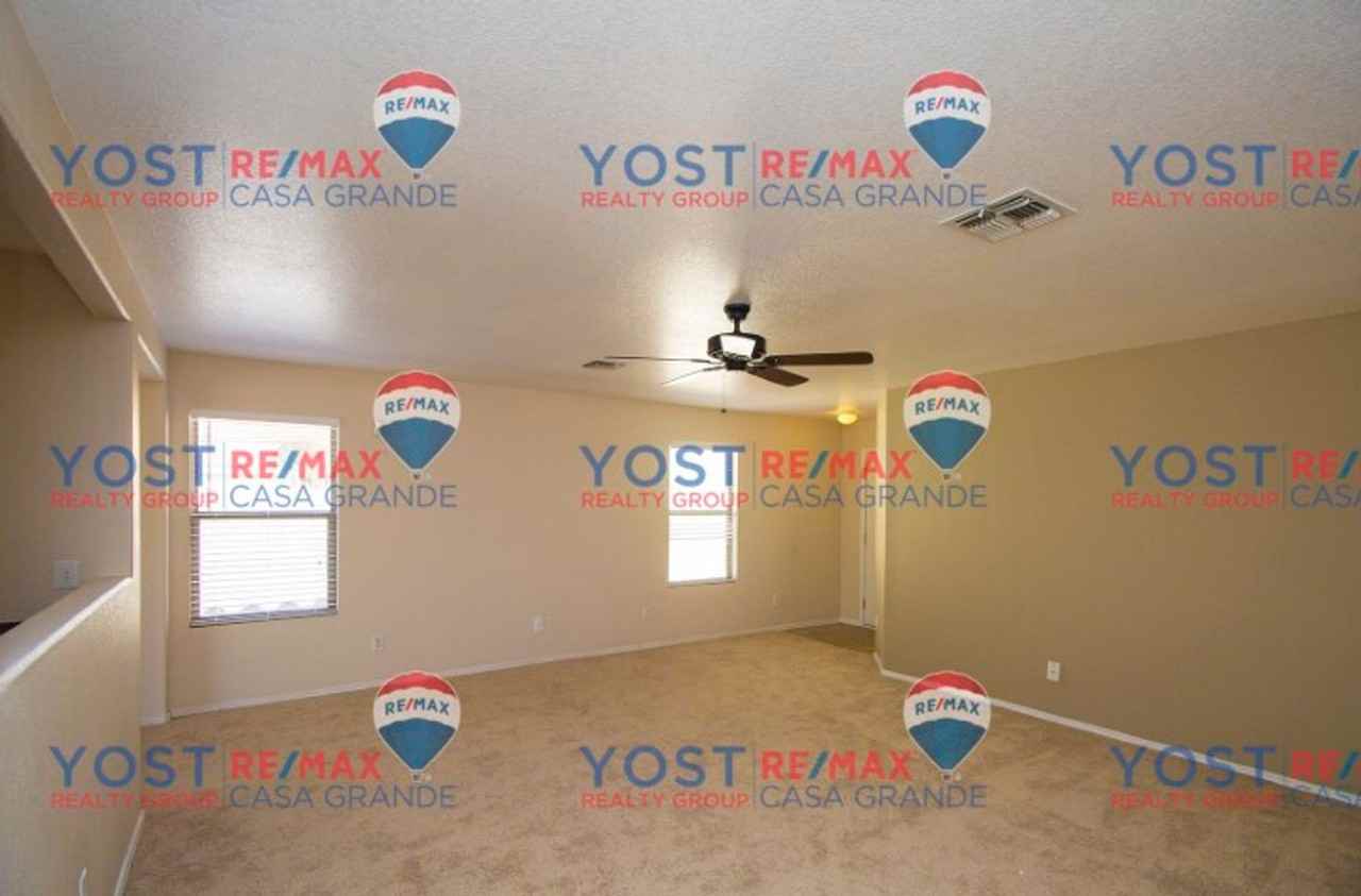 585 W Jardin Loop - Photo 3 of 11