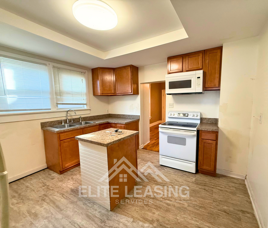 1242 Sw Wayne Ave - Photo 7 of 11