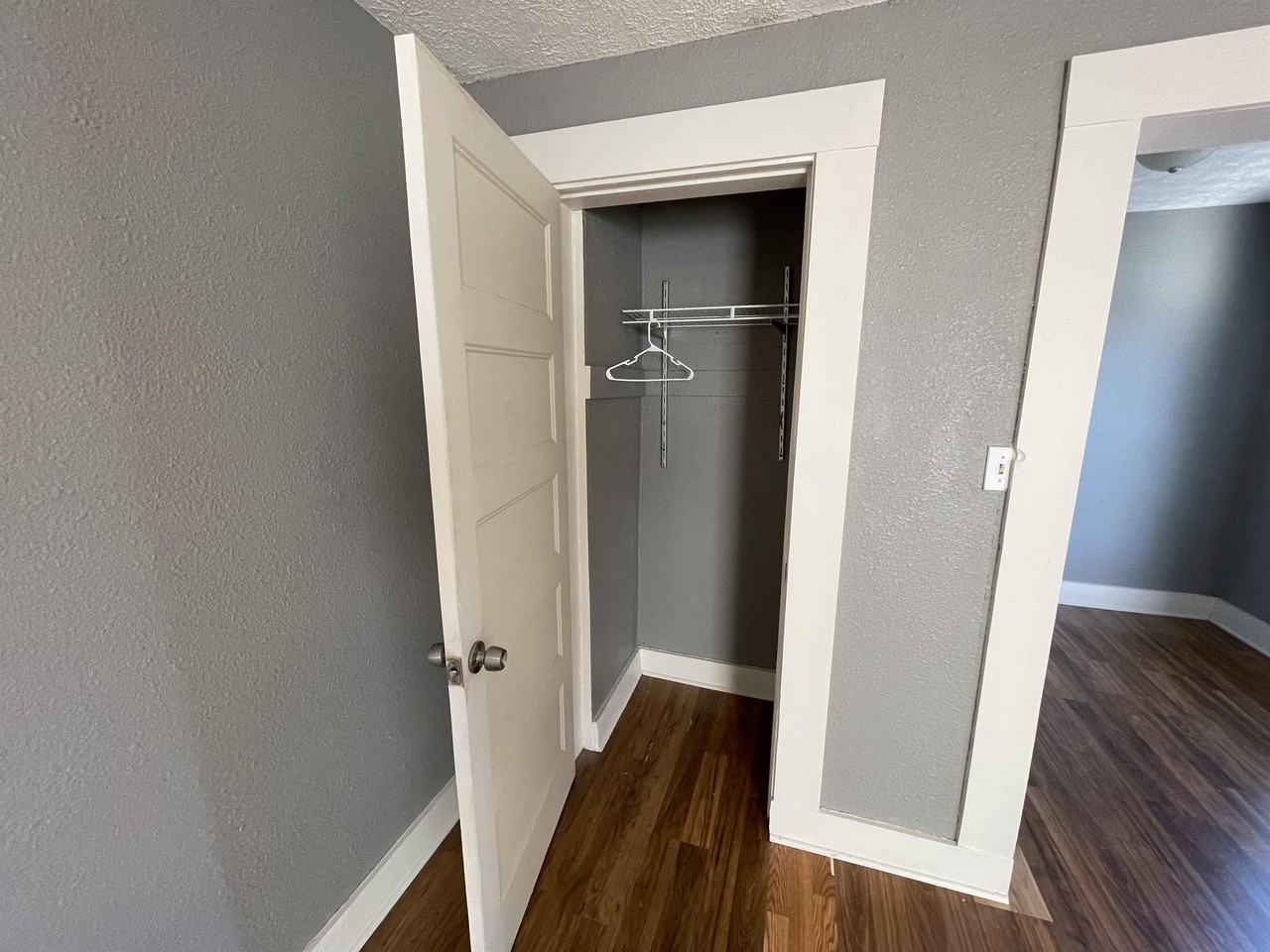 204 Emerson - Photo 4 of 9