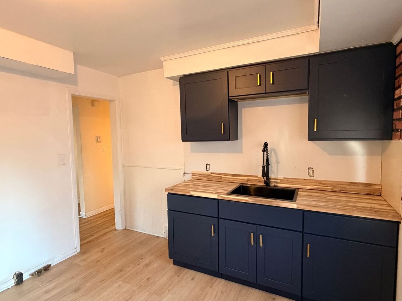 16121 W Parkway St - Photo 5 of 11