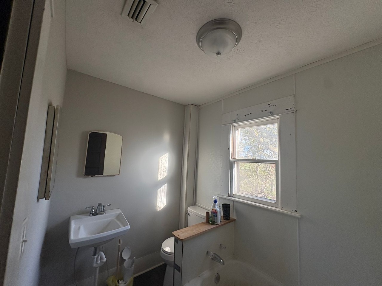 3209 Glasgow Road - Photo 4 of 10