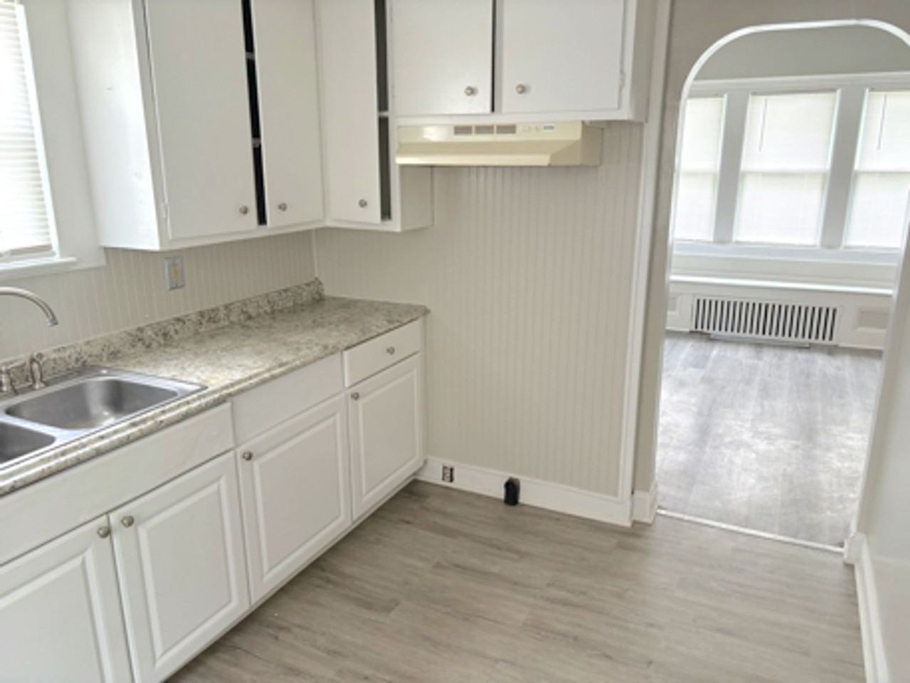 1113 Laurel Ave - Photo 2 of 11