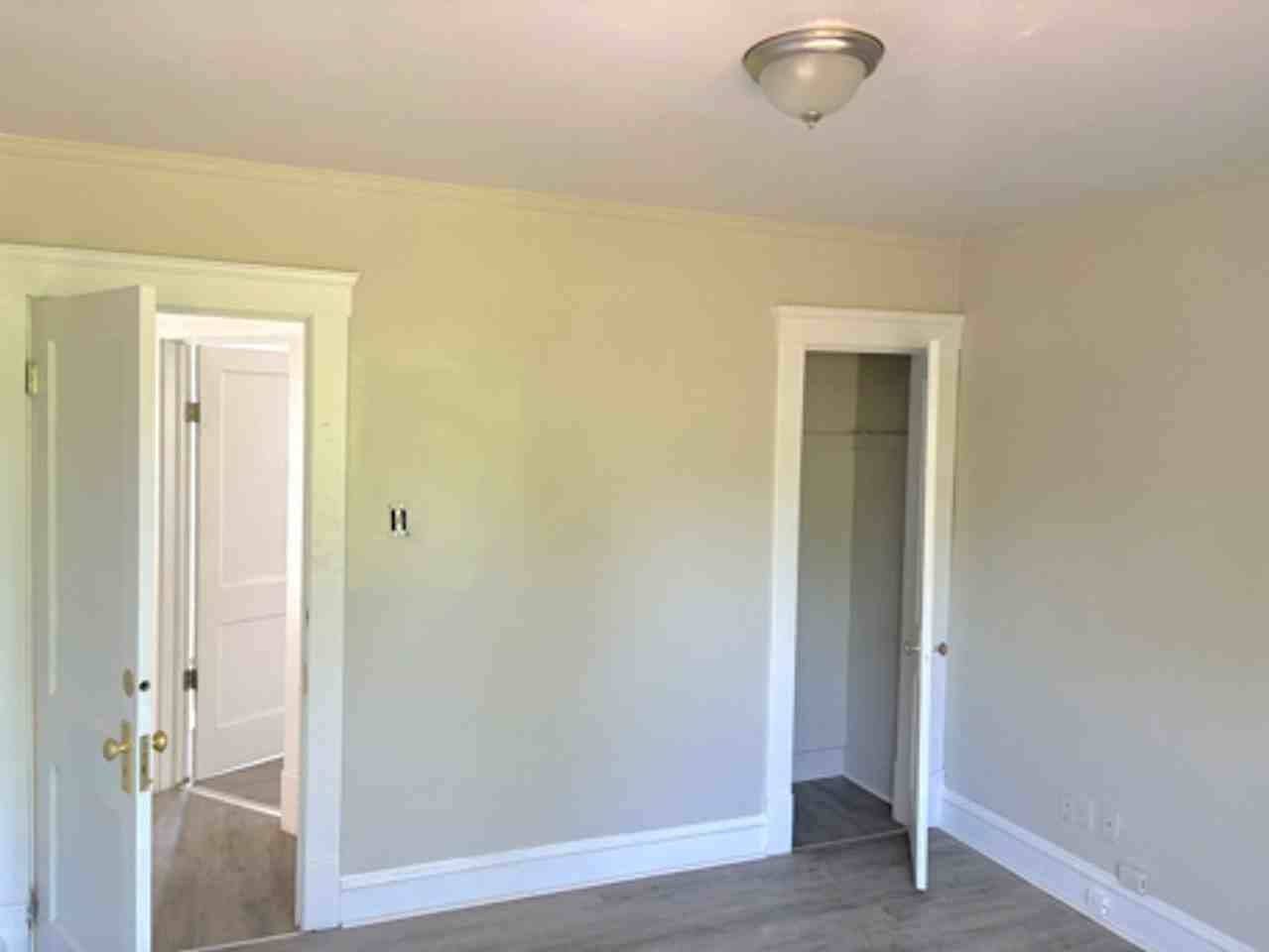 1113 Laurel Ave - Photo 5 of 11