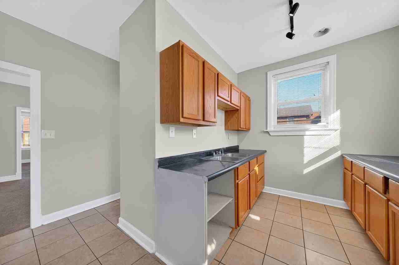 4102 Nebraska Ave - Photo 5 of 28