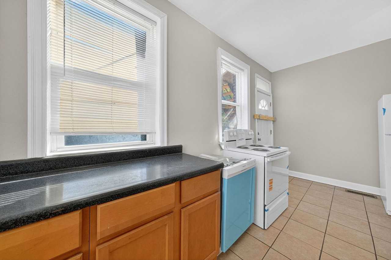 4102 Nebraska Ave - Photo 7 of 28