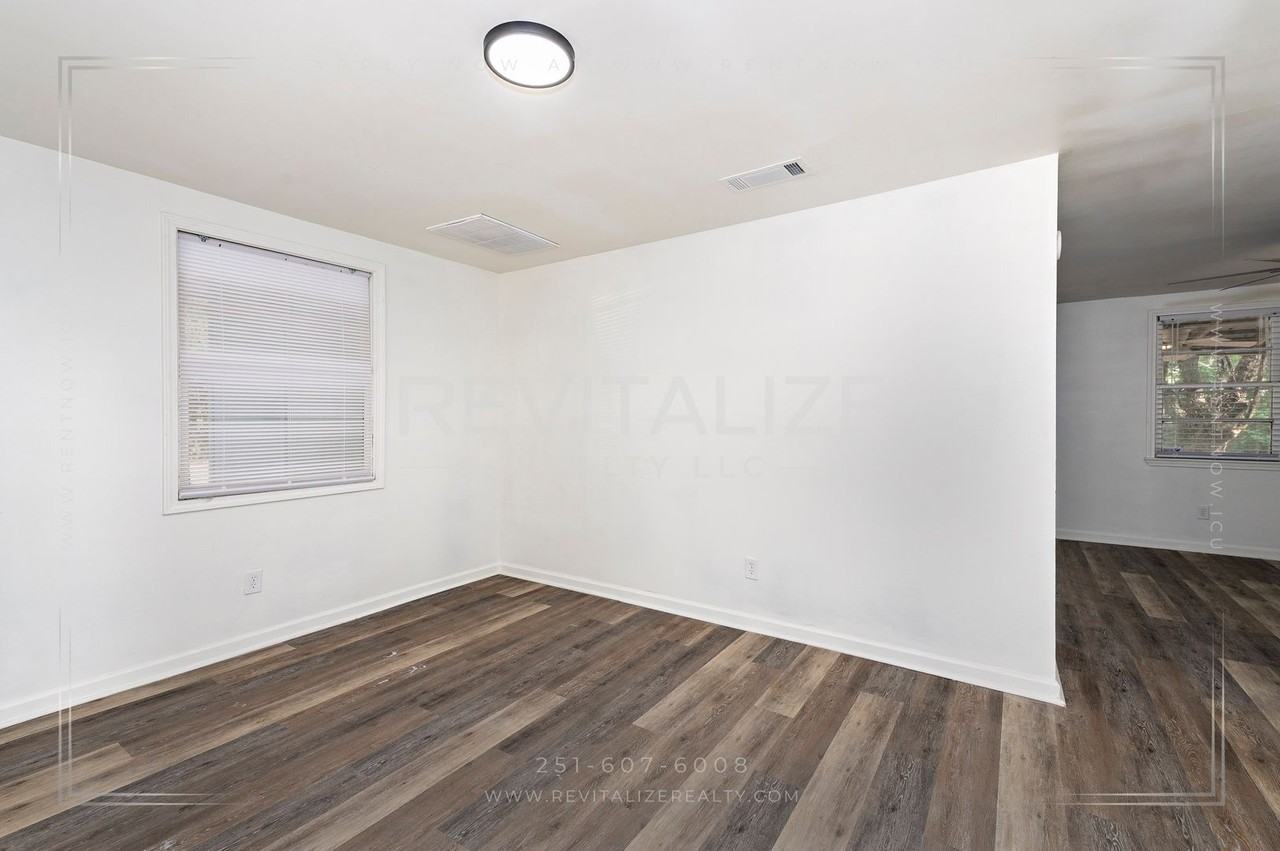 177 June St - Photo 4 of 36