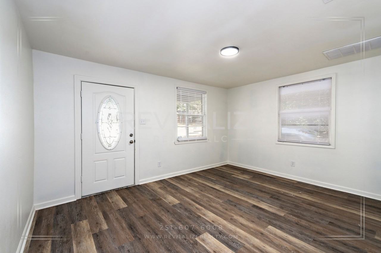 177 June St - Photo 7 of 36