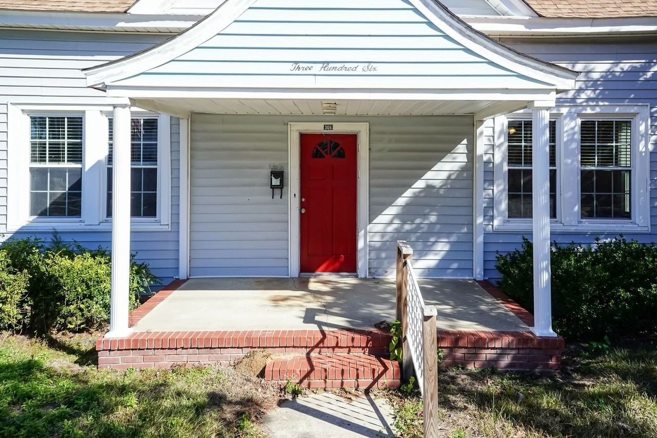 306 W Broad St - Photo 2 of 21