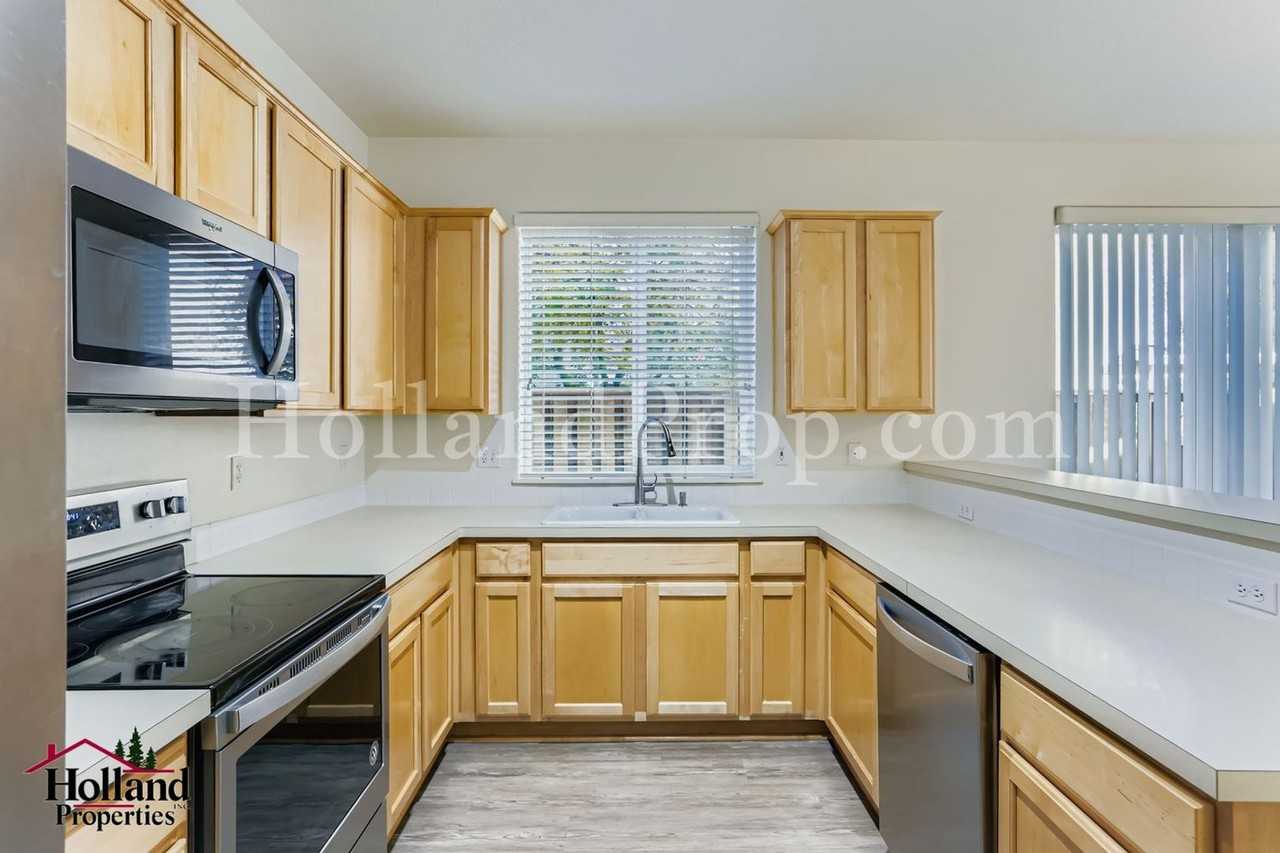 6241 Sw 182nd Ter - Photo 7 of 18