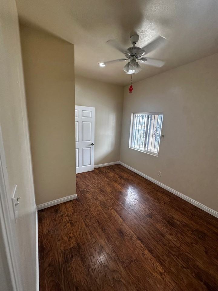 750 East 40th Place - Photo 4 of 10