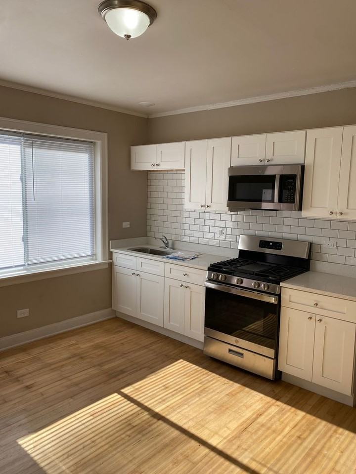 8707 South Manistee Avenue - Photo 3 of 10