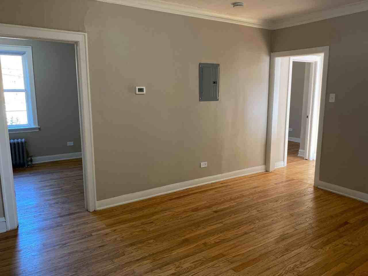 8707 South Manistee Avenue - Photo 7 of 10