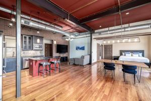 featured image of 210 W Magnolia St